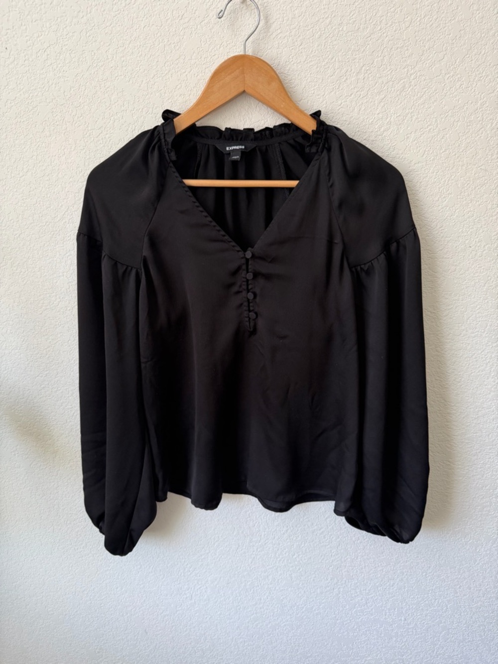 Express Size XS Black Long-Sleeve V-Neck Blouse with Buttons